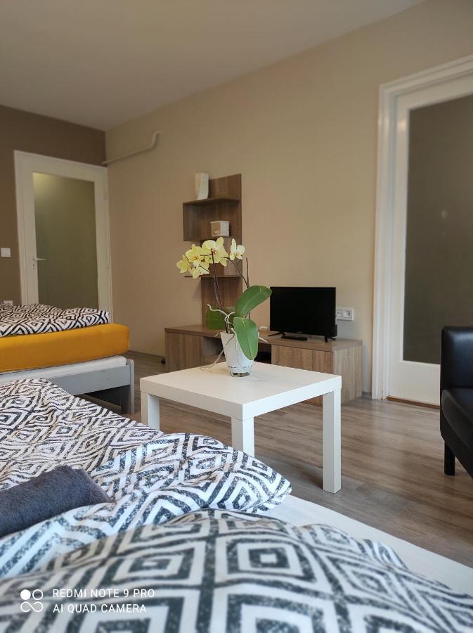 Baross Apartman Kaposvár Exterior foto